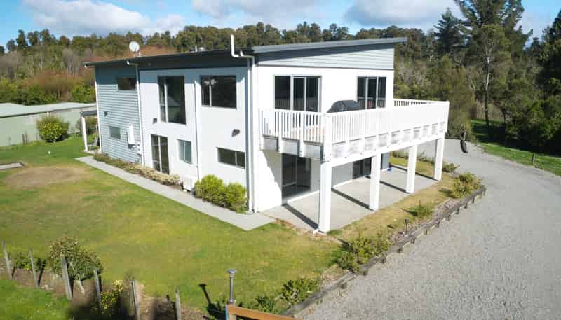 91 Beach Road, Kakapotahi, Ross