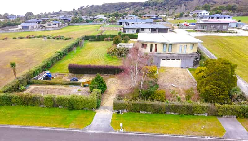 33 Ruataniwha Drive, Collingwood