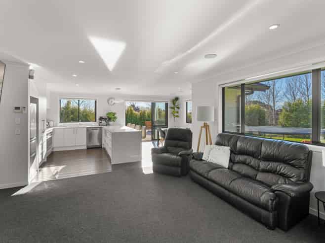 6 Hadfield Road, PEKA PEKA