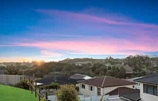 32 Jabal Cresent, Totara Park
