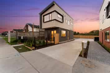 24 Johns Creek Crescent, Silverdale