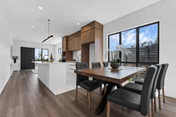 7 Greenbrier Street, Westgate