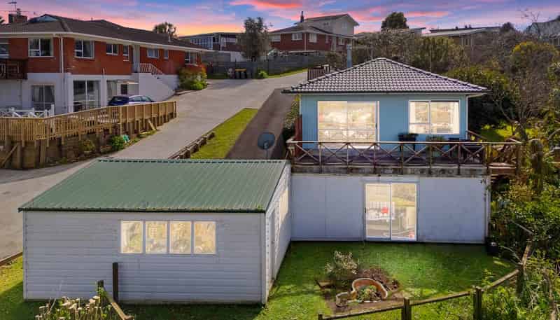 40 Ellesmere Crescent, Pakuranga Heights