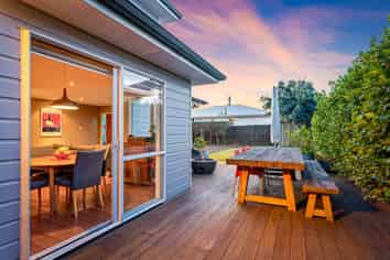 105b Wharf Road, Te Atatu Peninsula