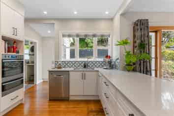 28 Izard Road, Khandallah