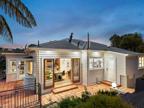 28 Izard Road, Khandallah