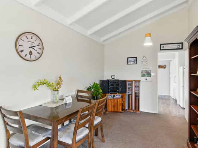 6A Buckley Grove, Paraparaumu