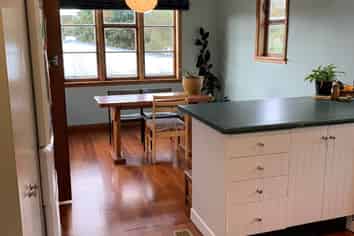 63 Ranui Tce, Tawa