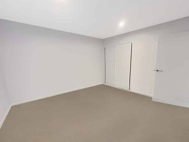 2/49 Mclean Street , Linwood