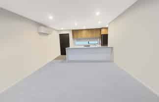 2/49 Mclean Street , Linwood