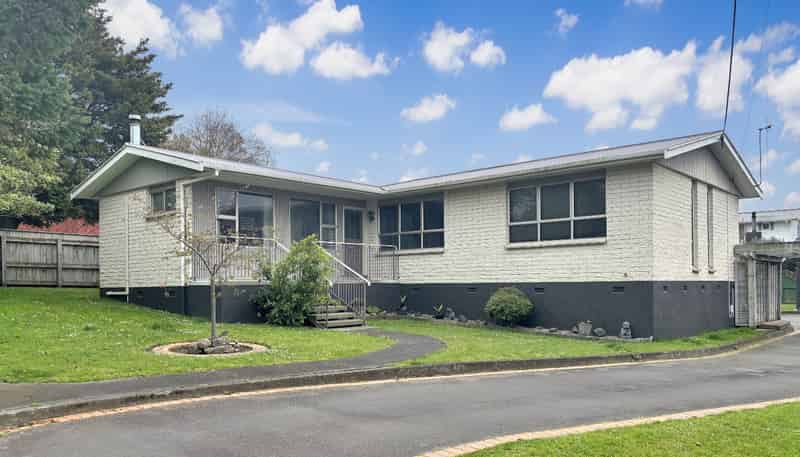 19 Pirinoa Street, Feilding