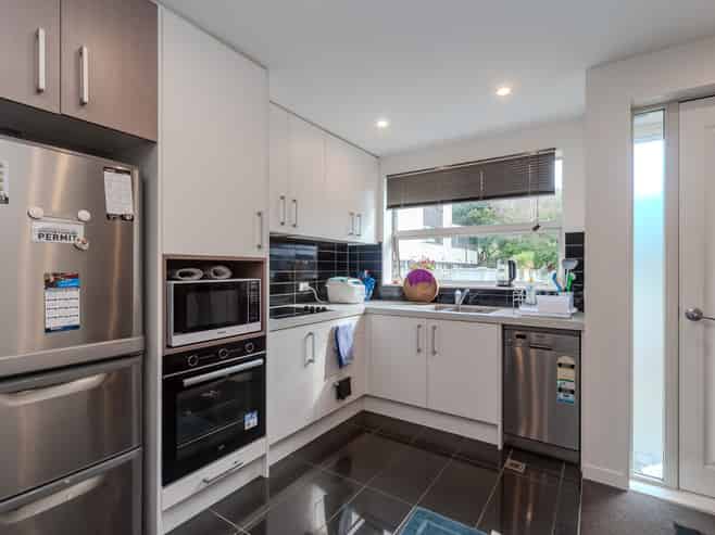 13/4 Thatcher Crescent, Ngaio