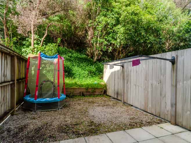 13/4 Thatcher Crescent, Ngaio