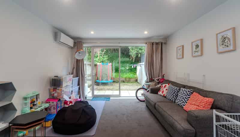 13/4 Thatcher Crescent, Ngaio