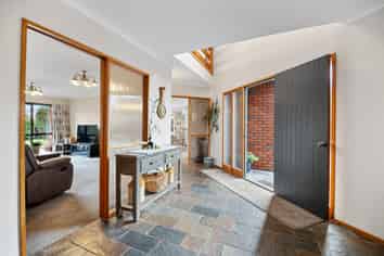 18 Hatfield Place, Avonhead