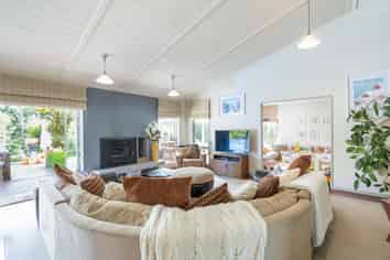 1 Holden Way , Fitzherbert
