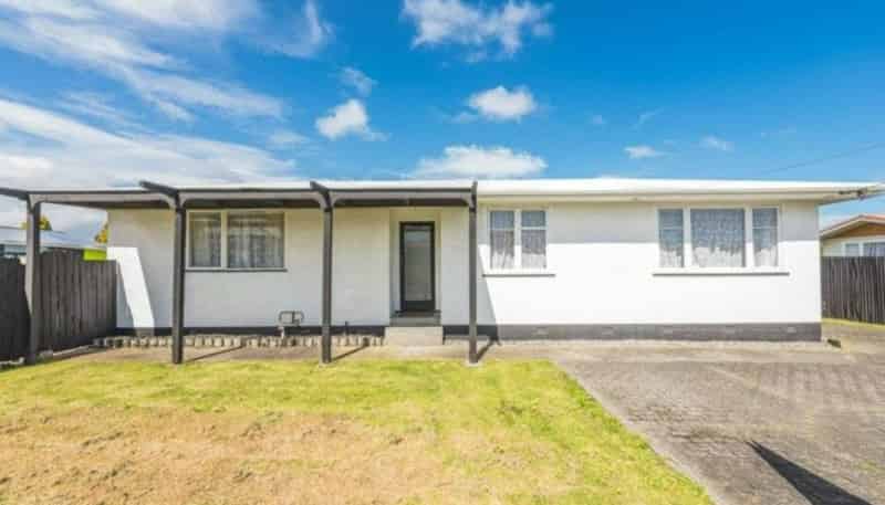 12 Mosston Road, Castlecliff