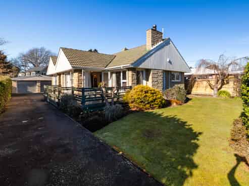 6 Oakfield Street, Burnside