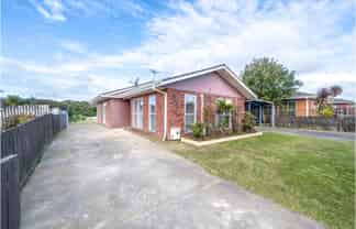 68 Chelburn Crescent, Mangere East