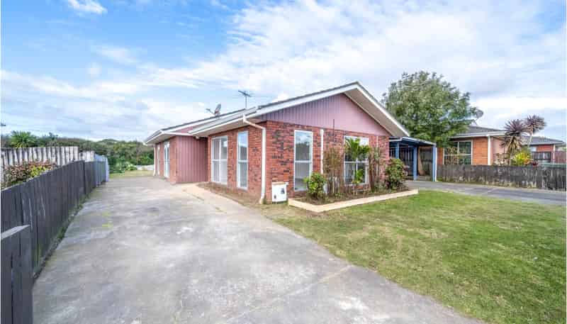 68 Chelburn Crescent, Mangere East
