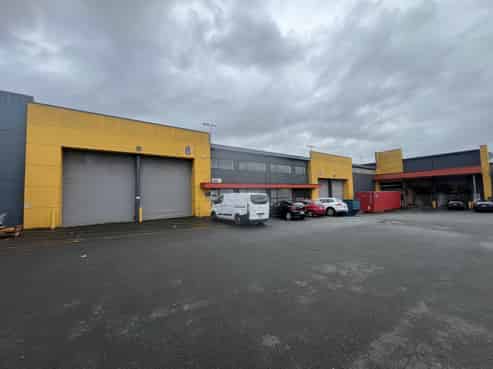 Heavy Industrial warehouse – 1,369sqm