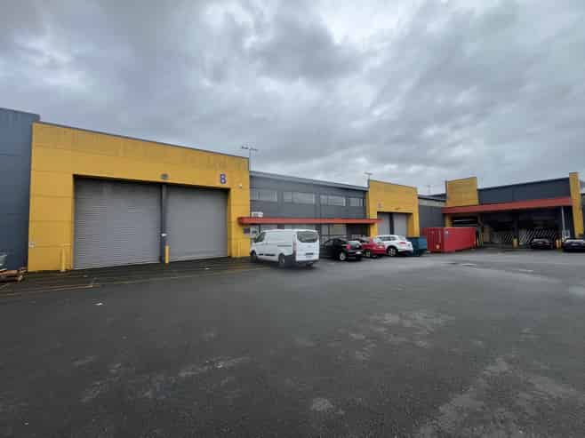 Heavy Industrial warehouse – 1,369sqm