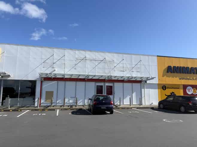 Prominent Lunn Ave large format retail for lease