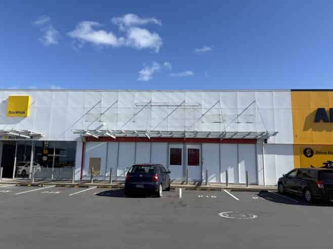 Prominent Lunn Ave large format retail for lease