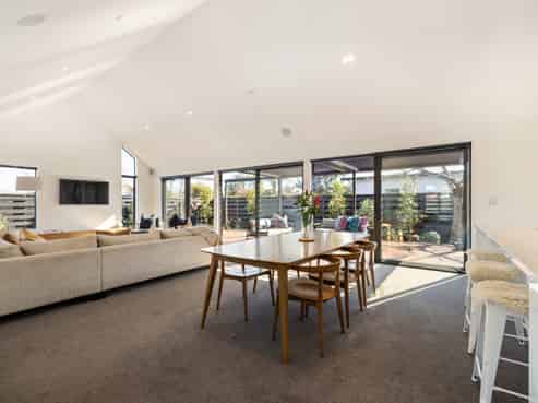 18 Alpha Avenue, Strowan