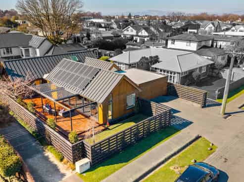 18 Alpha Avenue, Strowan