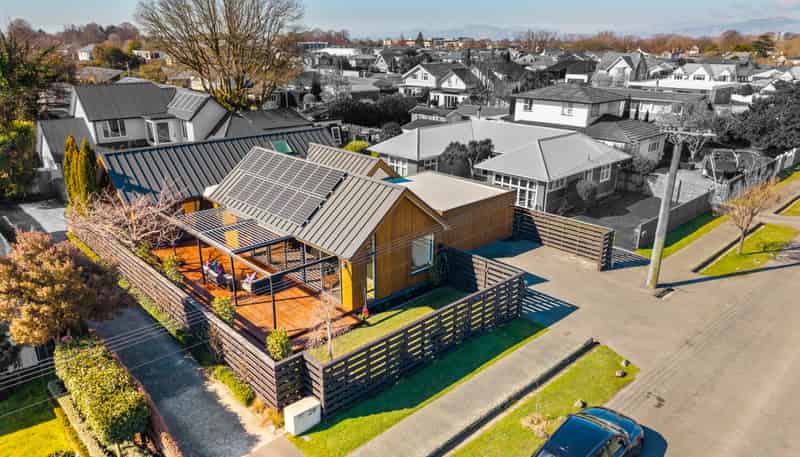 18 Alpha Avenue, Strowan