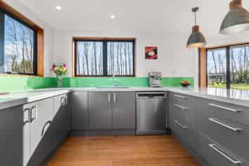672 Highfield Road, Burnham