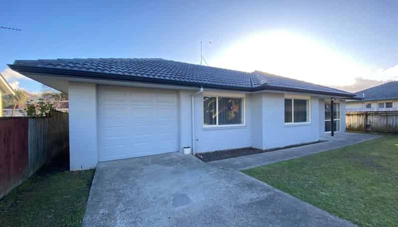 66 Robert Skelton Place, Clendon Park