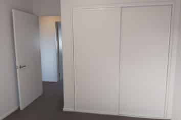 2 Champagne Avenue, Yaldhurst