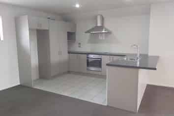 2 Champagne Avenue, Yaldhurst