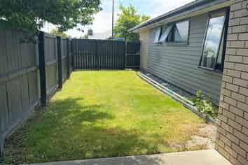 2 Champagne Avenue, Yaldhurst