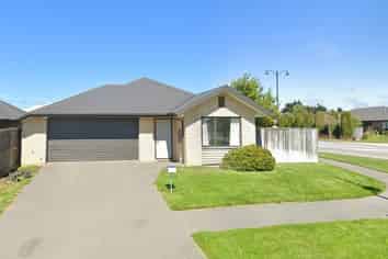 2 Champagne Avenue, Yaldhurst