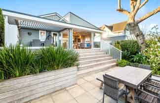 8 Highland Road, Mount Albert