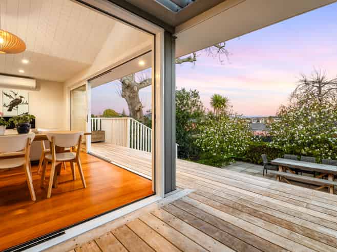 8 Highland Road, Mount Albert