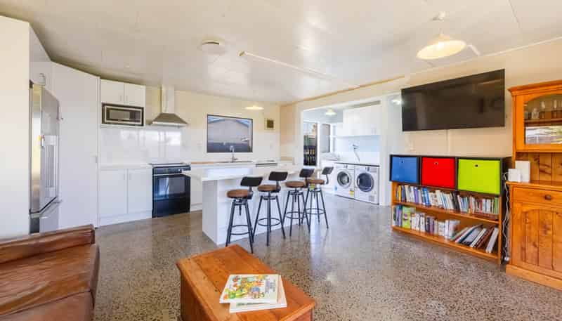 2/601B Oak Road, Akina
