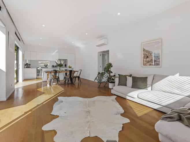 1/21 Foch Avenue, Three Kings