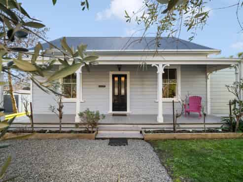 102 Jellicoe Street, Martinborough