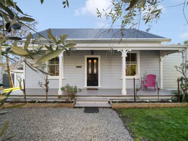 102 Jellicoe Street, Martinborough