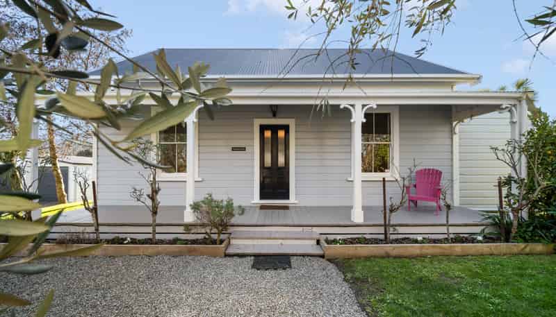 102 Jellicoe Street, Martinborough