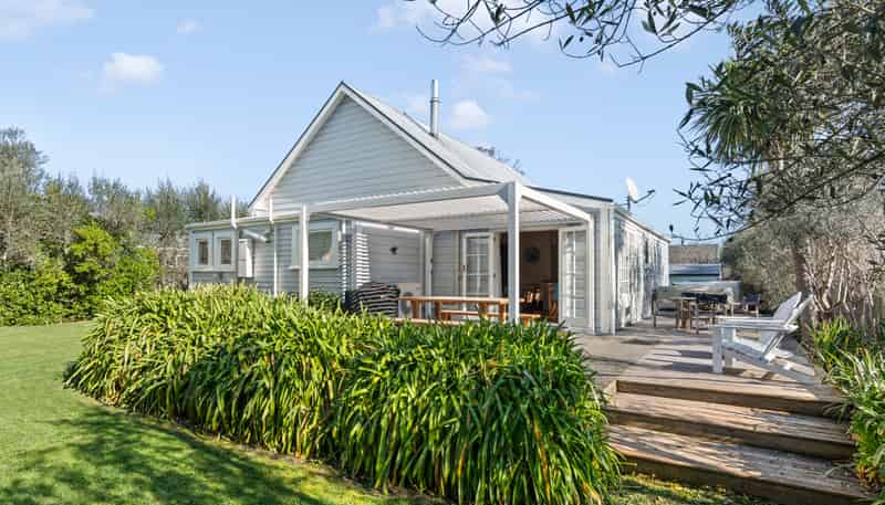 102 Jellicoe Street, Martinborough