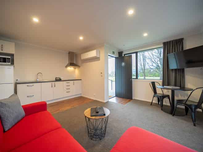 27 Dusky Street, Te Anau