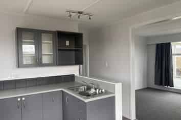 613 Queen Street East, Levin
