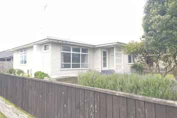 613 Queen Street East, Levin