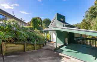 2/7 Almadale Place, Hillcrest