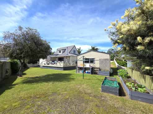 107 Rimu Place, Matarangi